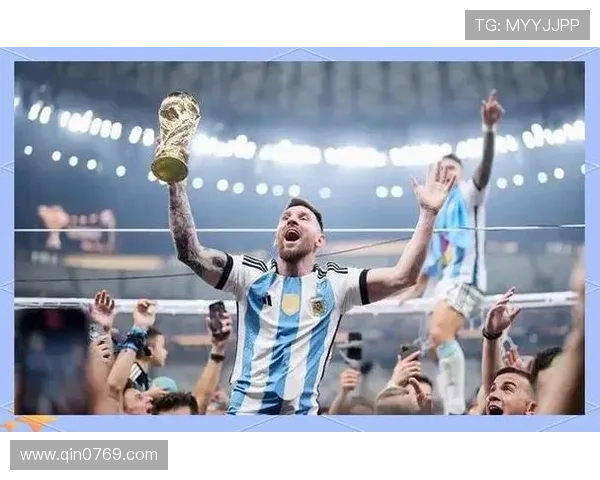 全球知名足球明星的传奇故事与成就解析