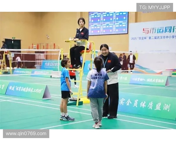 武汉羽毛球队在杯赛中的灵活性表现分析与点评 武汉羽毛球队在杯赛中的灵活性表现分析与点评