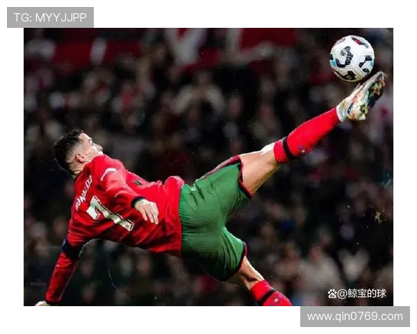 足球巨星C罗魅力写真展现运动之美与个人风采的完美结合